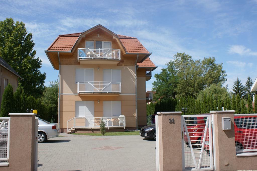Arnyas Apartmanhaz Балатонлелле Экстерьер фото